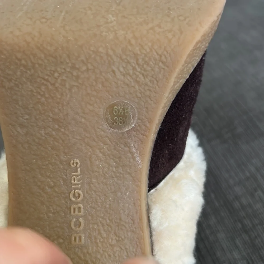 BCBG Fur Lined Brown Suede Chunky Heeled Bootie  Clogs. Size 6.5 - Picture 8 of 9